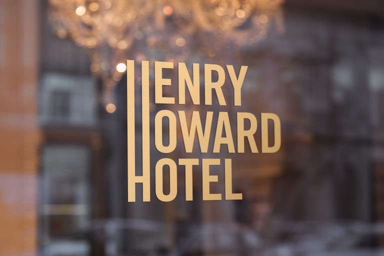 Henry Howard Hotel ニューオーリンズ ロゴ 写真